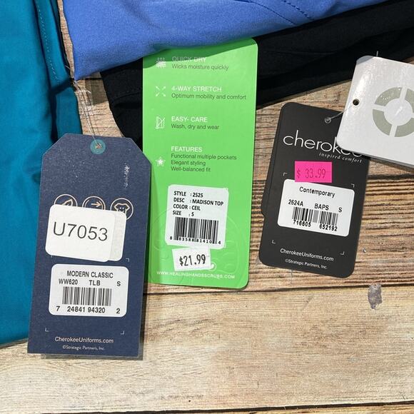 Women's Scrub Tops Bundle NWT - Picture 5 of 5